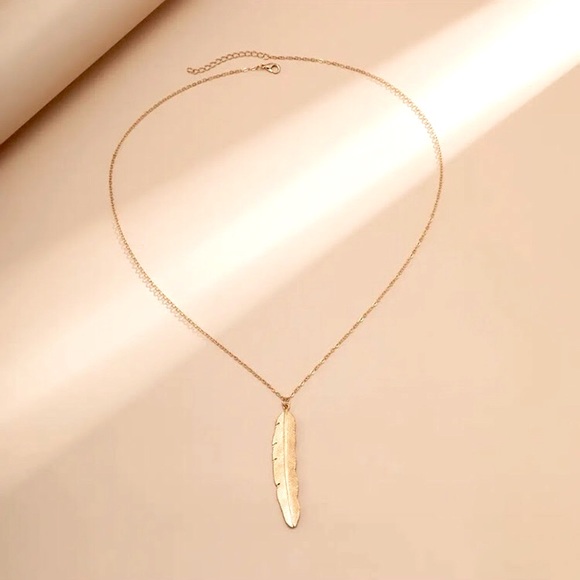 🔴𝟭𝟬/$𝟮𝟱🔴NEW Textured Gold Feather Long Bohemian Necklace - Picture 7 of 12